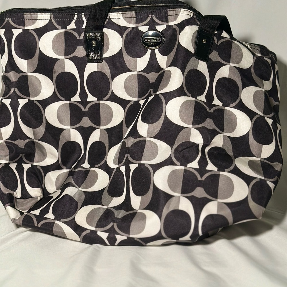 Coach Poppy Glam Signature Tote - Picture 3 of 9